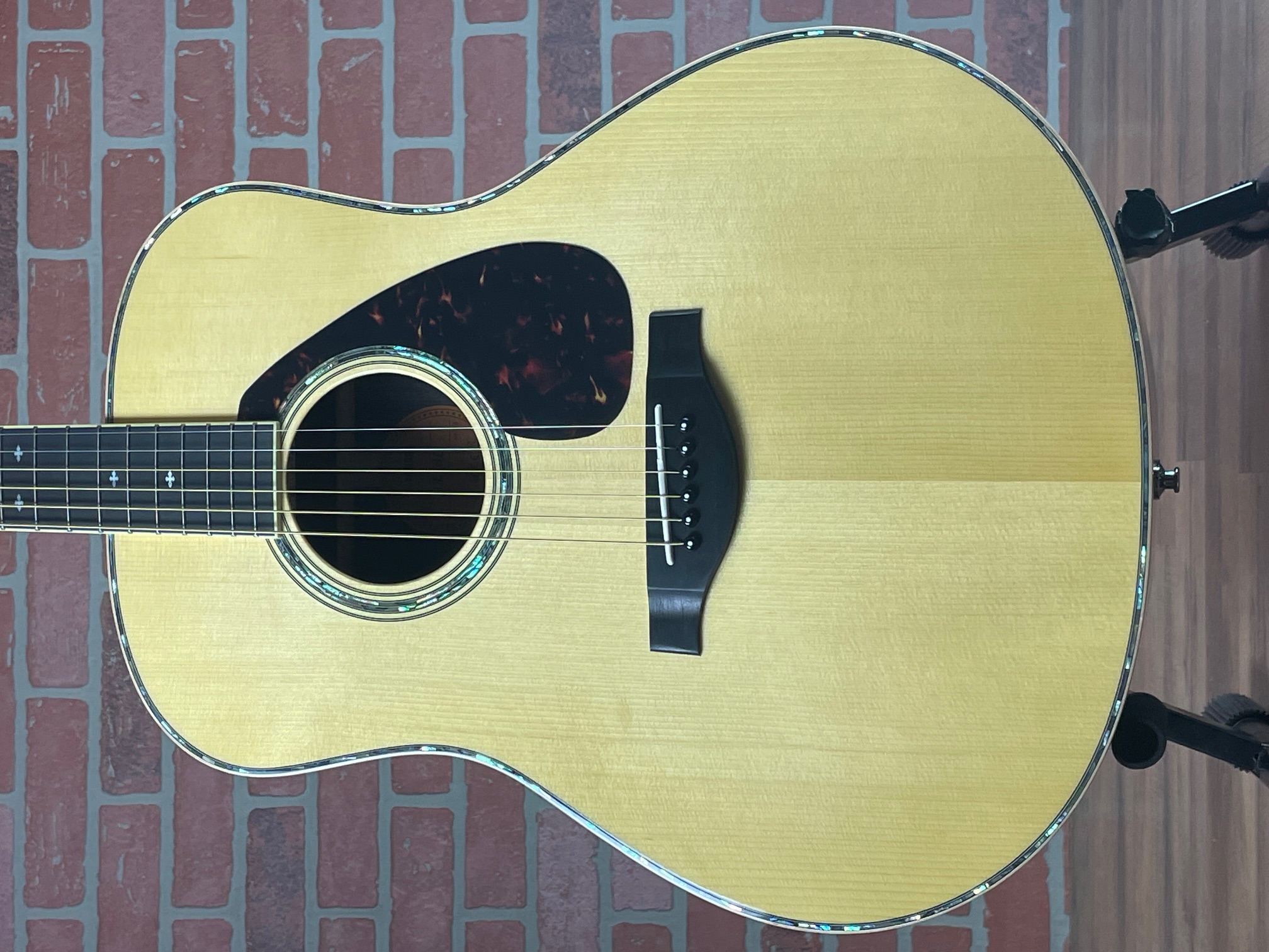 Yamaha LL16D ARE Original Jumbo Acoustic-Electric Guitar - Natural
