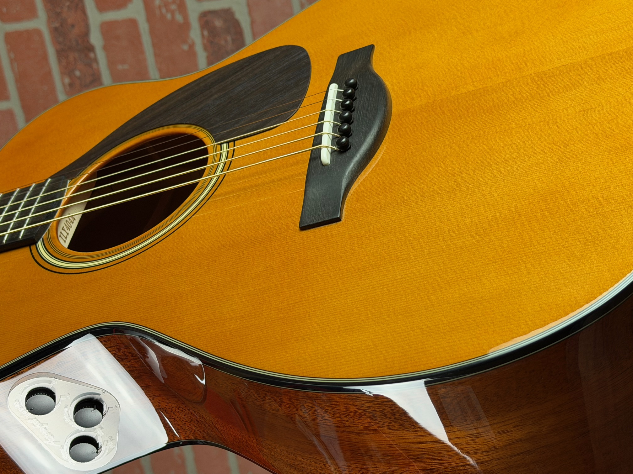 Shop Yamaha FSX5 Red Label Acoustic-Electric Guitar - Natural | No