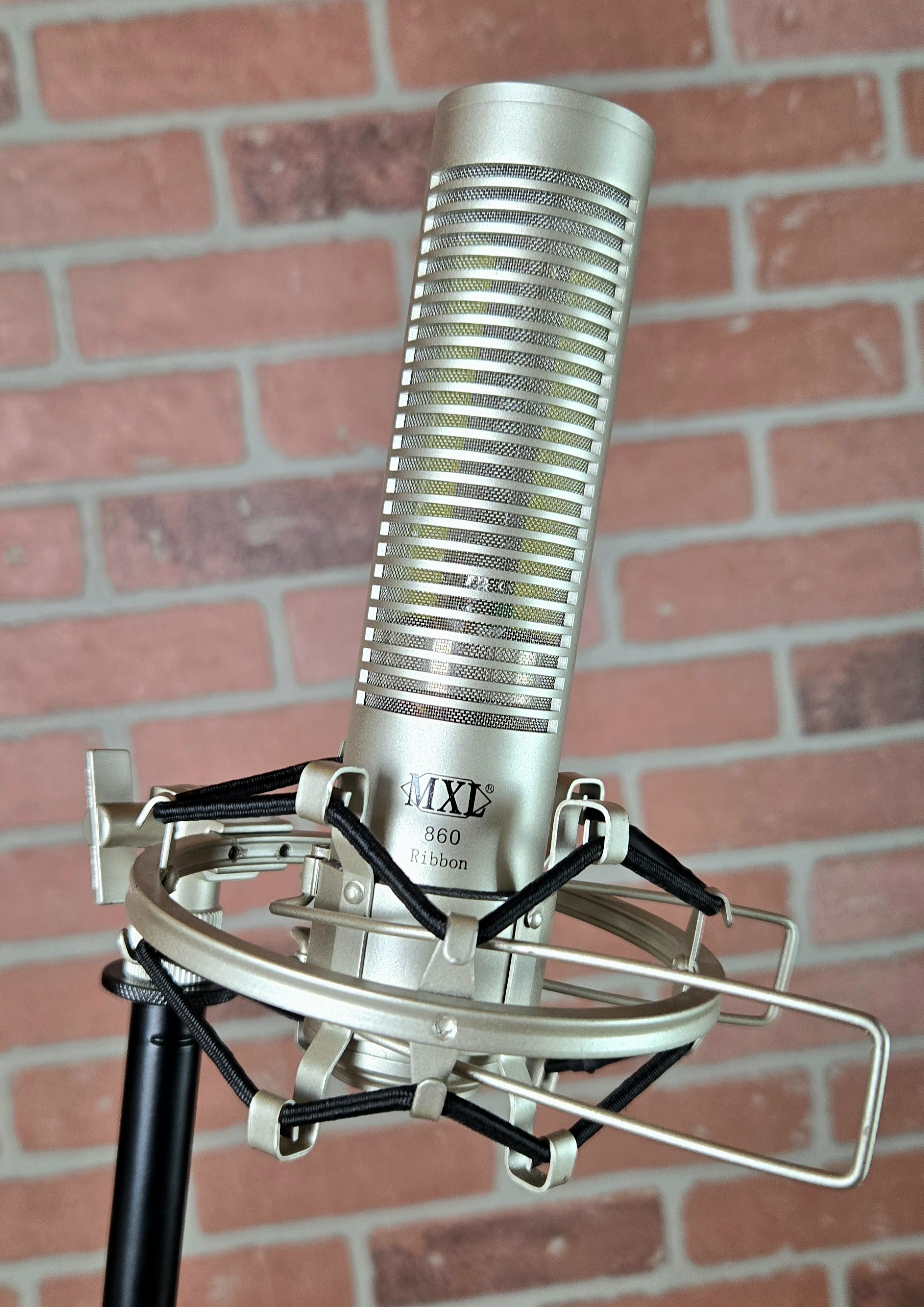 MXL 860 Ribbon Side Address Microphone - Lightly Used