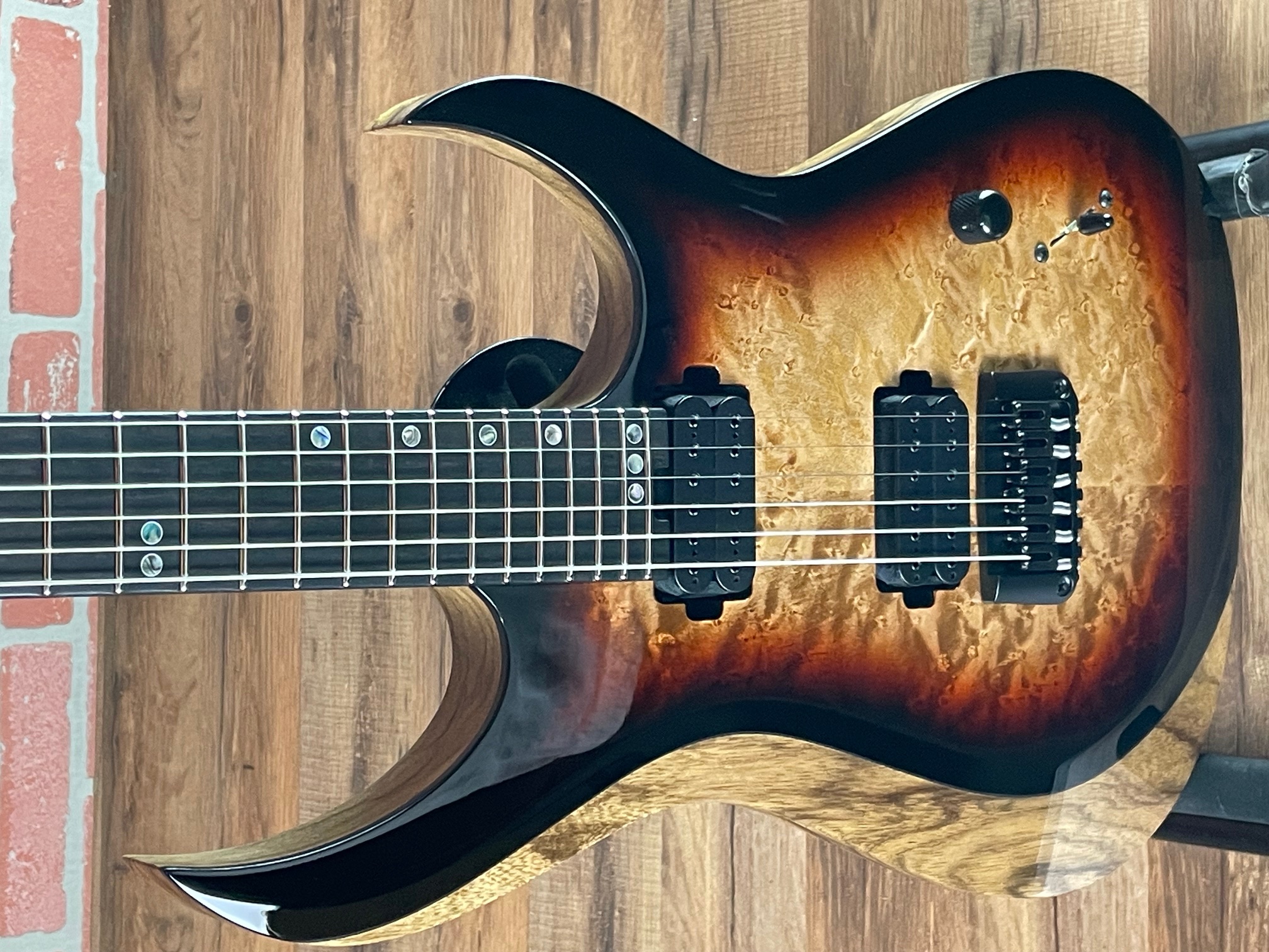 Shop Schecter USA Sunset Extreme Exotic 6 - Bird's-Eye Maple