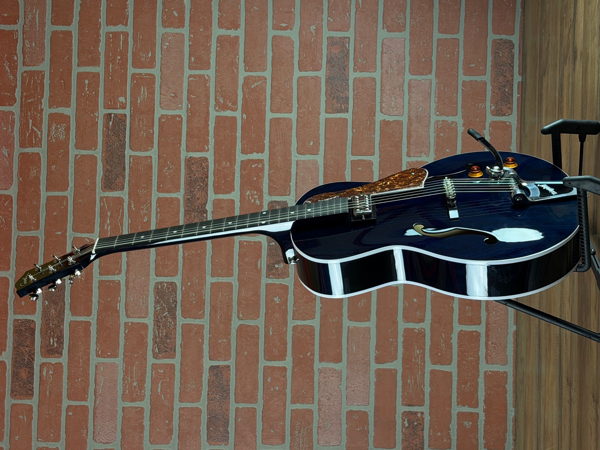 Shop Godin 5th Avenue Night Club Hollow-Body - Indigo Blue | No