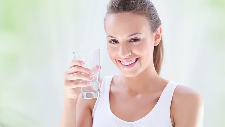The Real Weight Loss Benefits of Drinking More Water