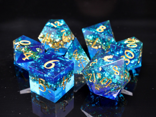 Old School Dice: Sharp Edged 7-Piece Dice Set - Majestic Court