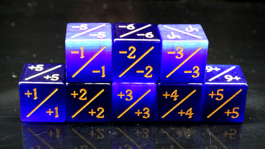 Old School Dice: Gemstone  +/- Counter Dice - Cat's Eye Blue