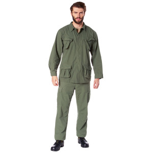 BATTLE-WORN HERITAGE: Embrace the comfort and functionality of American military attire with our Vintage Vietnam Fatigue Shirt. These rip-stop shirts are authentic replicas of the fatigues worn by American soldiers during the Vietnam War.