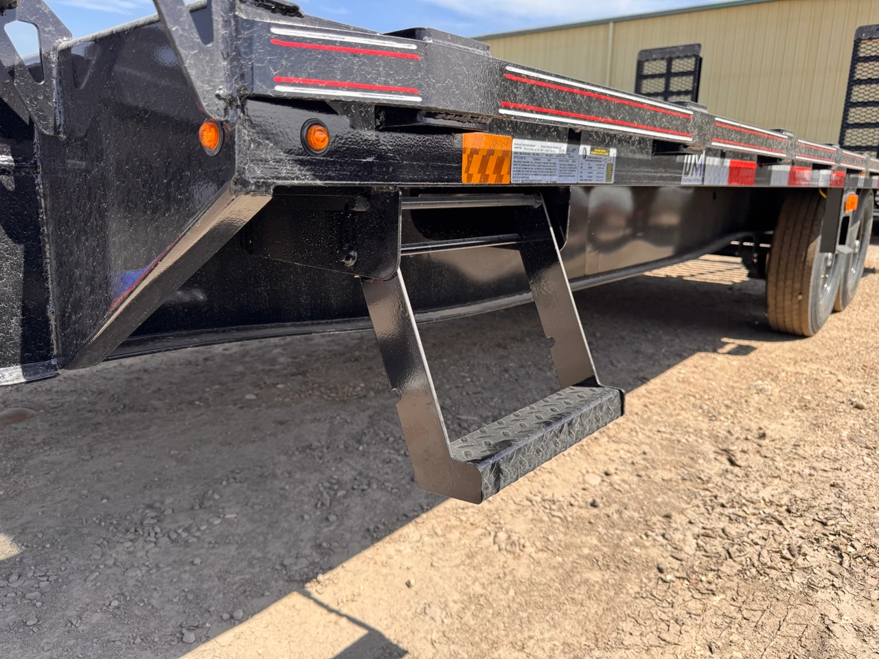 Diamond C 2026 DEC207 102"x20' Flatbed Trailer | Tandem Axle 15.5K