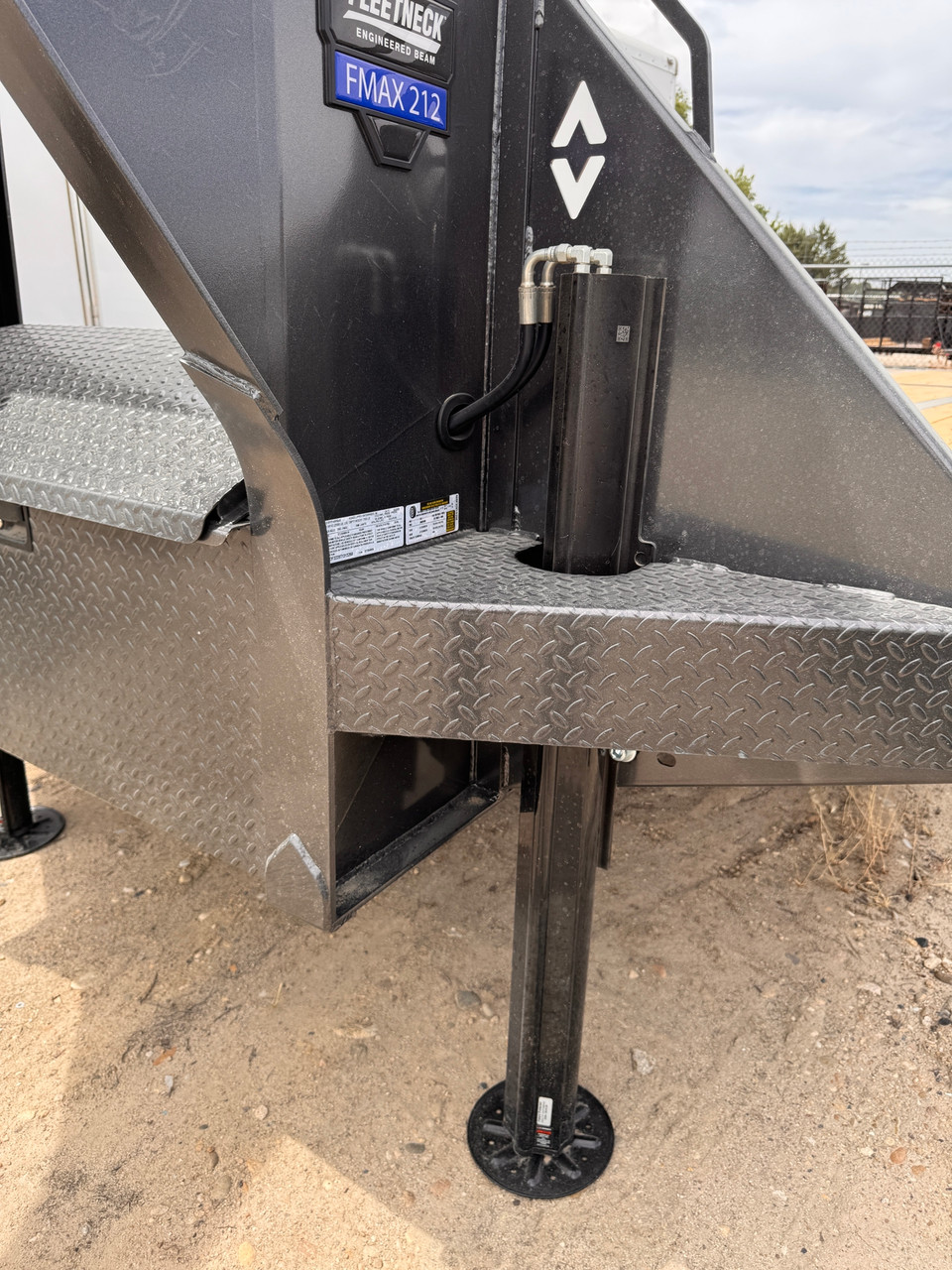 Diamond C 2026 FMAX212 32' Flatbed Trailer | Tandem Axle 25.9K