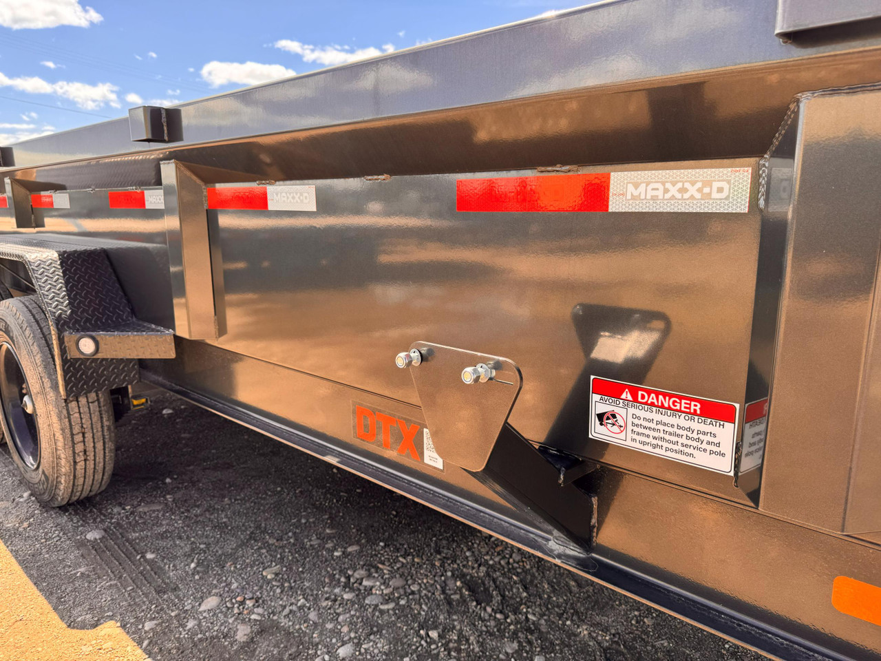 Maxx-D 2025 DTX 83"x16' Telescopic Dump Trailer | Tandem Axle 16K
