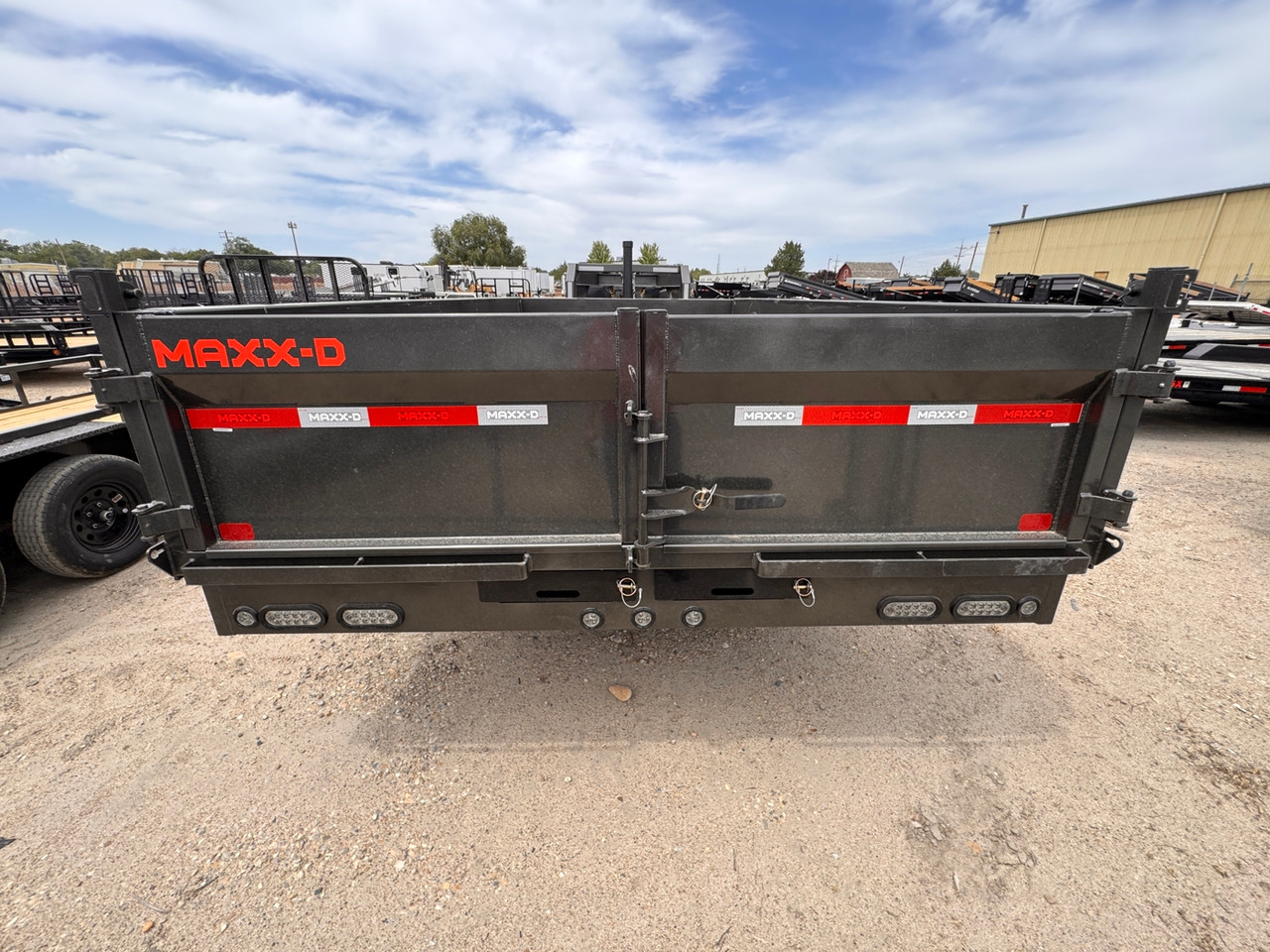 Maxx-D 2026 D9X Deckover Dump Trailer | Tandem Axle 17.5K