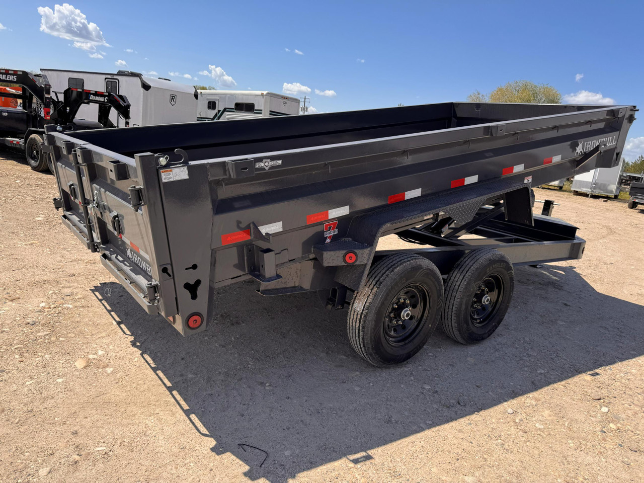 Iron Bull 2026 DWB 83"x16' Scissor Dump Trailer | Tandem Axle 14.999K