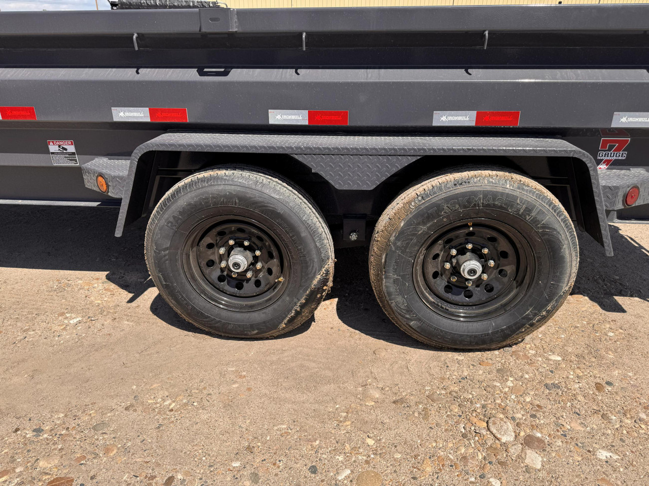 Iron Bull 2026 DWB 83"x16' Scissor Dump Trailer | Tandem Axle 14.999K