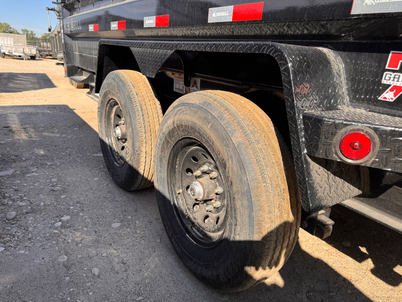 Iron Bull Trailers 2026 DTB 83"X16' Scissor Dump Trailer | Tandem Axle Axle 14K, 2 Way Spreader Gate, 6" I-Beam, 24" Sides, XL Toolbox, Slide In Ramps, Tarp Kit