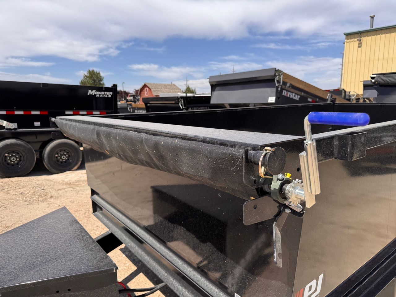 P.J. 2027 D7 83"x14' Scissor Dump Trailer | Tandem Axle 14K
