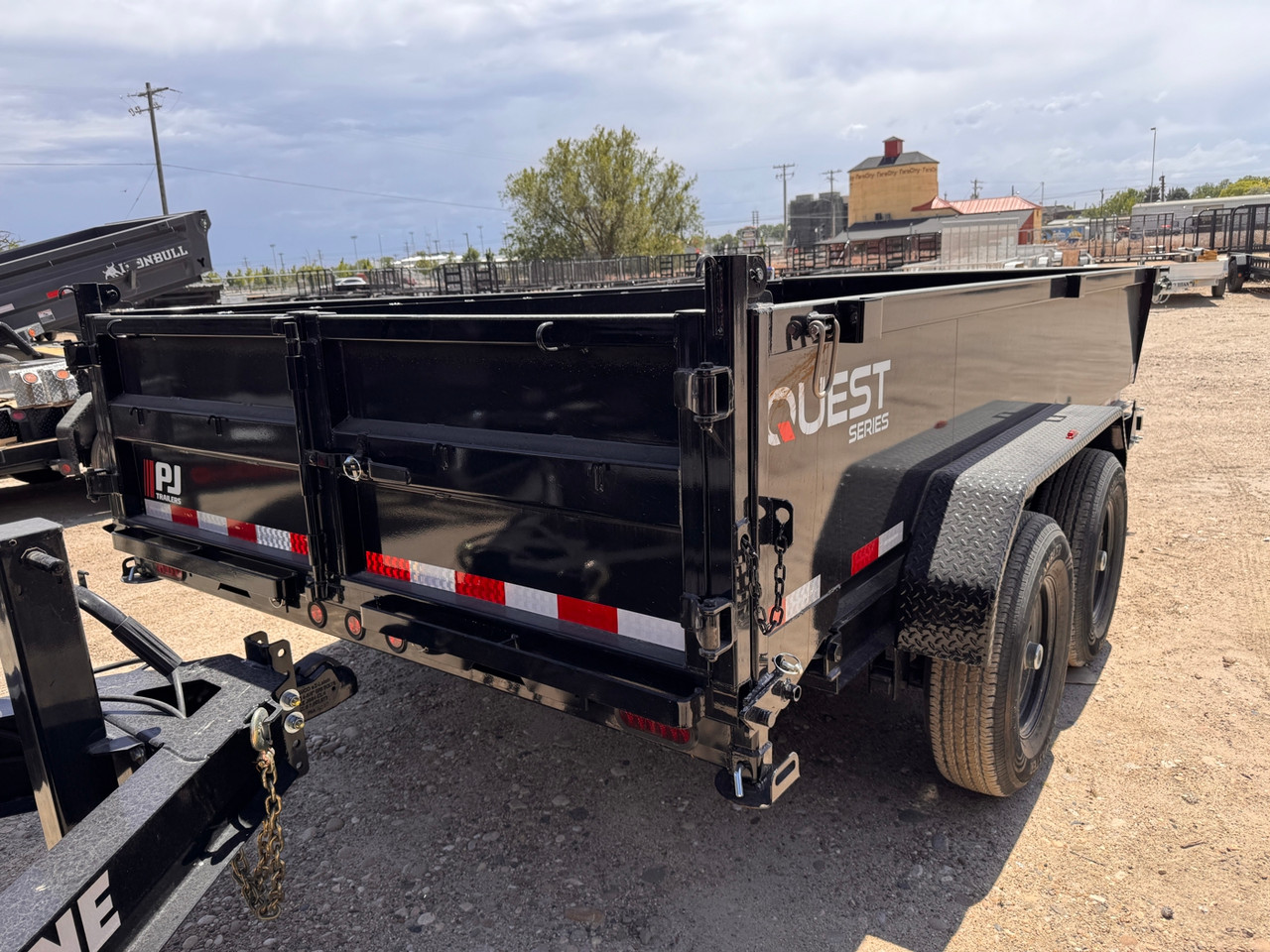 P.J. 2027 D7 83"x14' Scissor Dump Trailer | Tandem Axle 14K