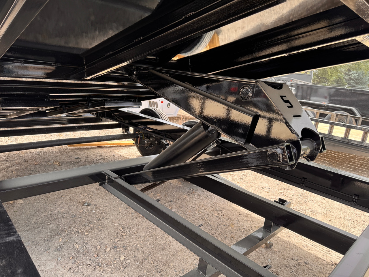 P.J. 2027 DM 83"x16' Scissor Dump Trailer | Tandem Axle 14K