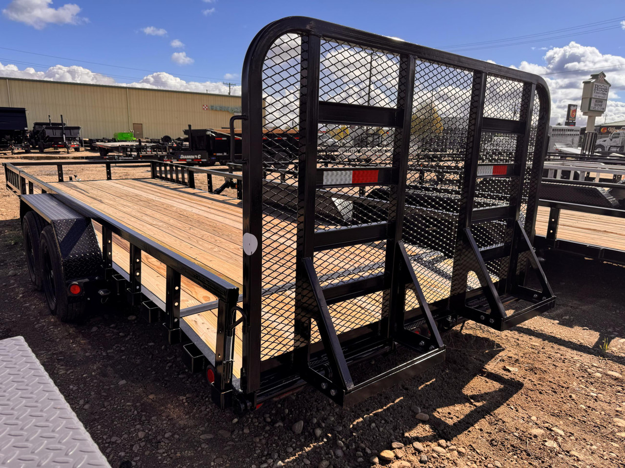 P.J. 2025 UL 83"x22' Utility Trailer | Tandem Axle 7K
