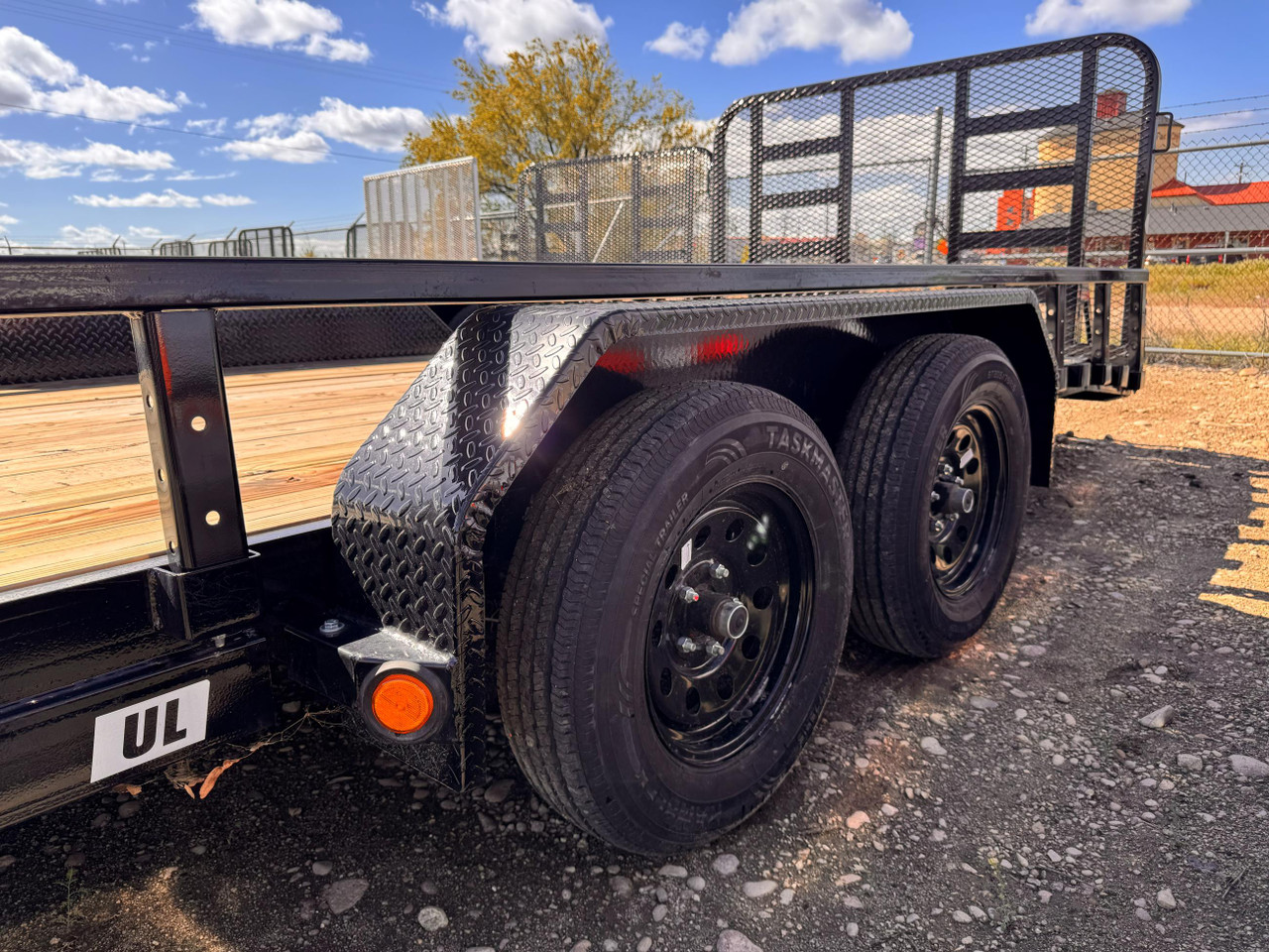 P.J. 2025 UL 83"x22' Utility Trailer | Tandem Axle 7K