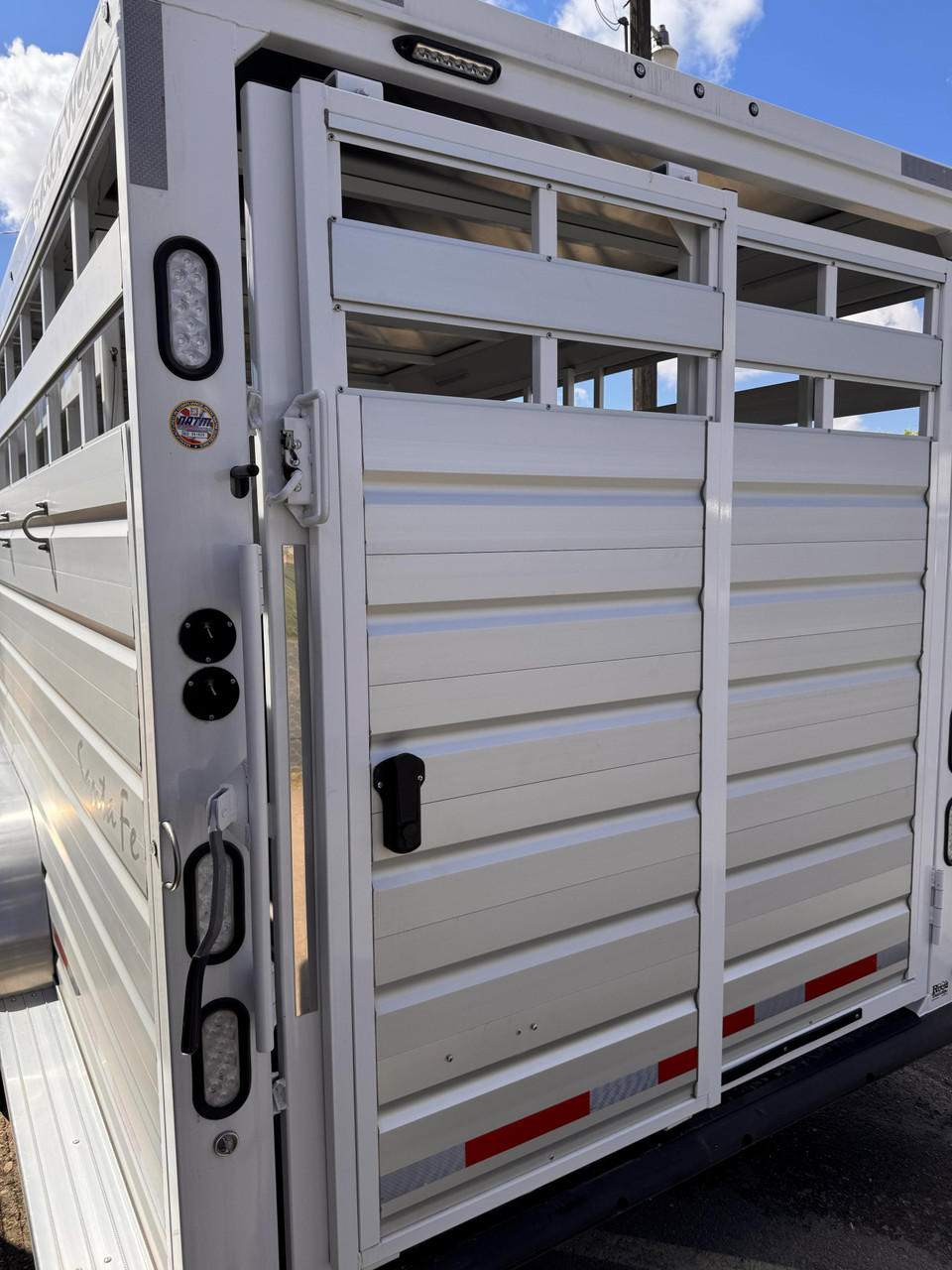 Trails West 2024 Santa Fe Super Tack 24' Stock Combo Trailer | Tandem Axle 18.667K