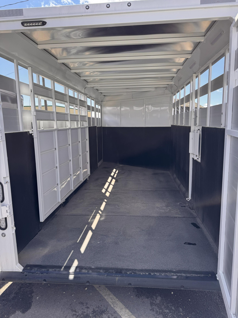 Trails West 2024 Santa Fe Super Tack 24' Stock Combo Trailer | Tandem Axle 18.667K