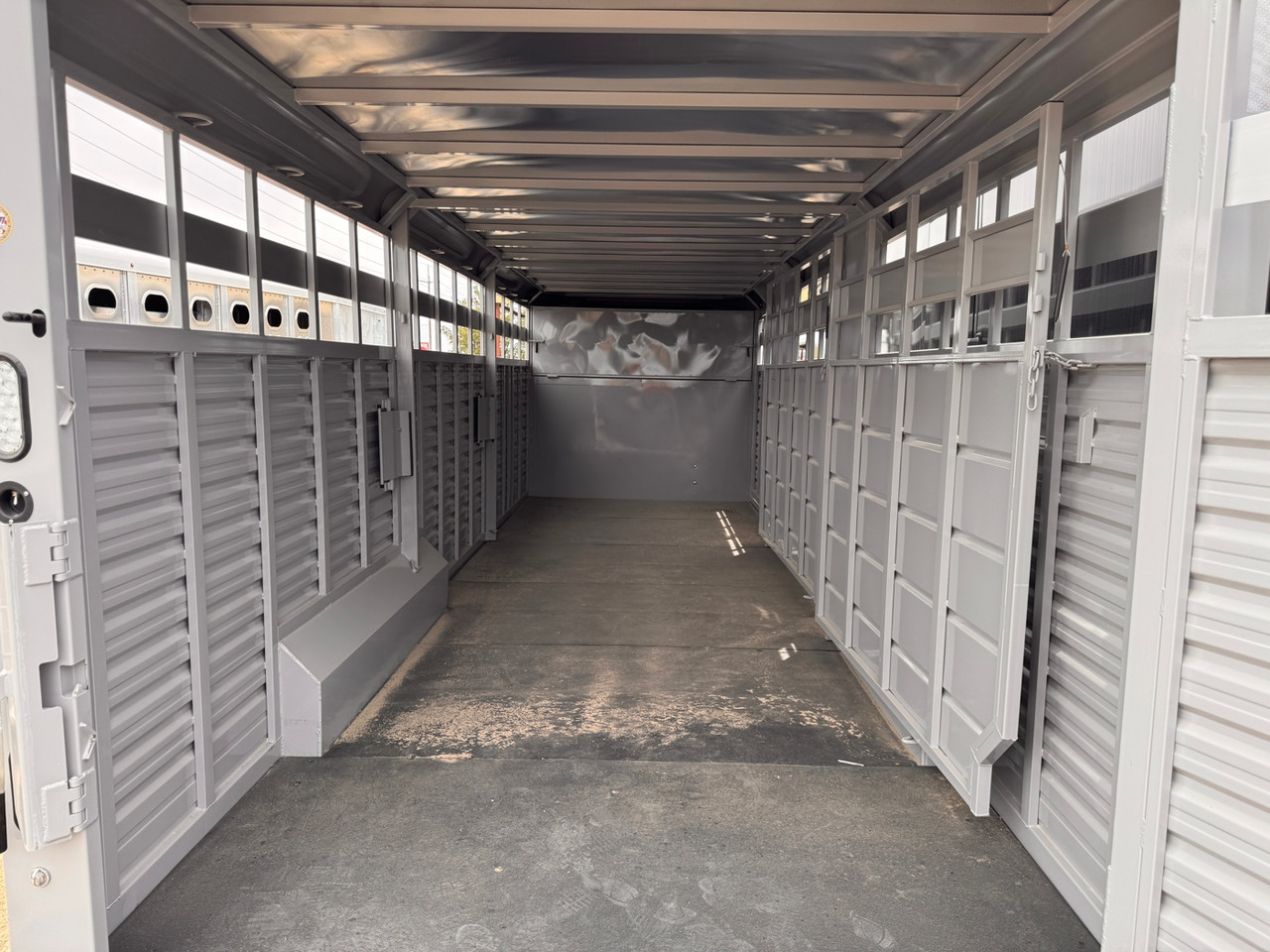 Trails West 2027 Hotshot 84"x24' Stock Trailer | Tandem Axle 18.667K