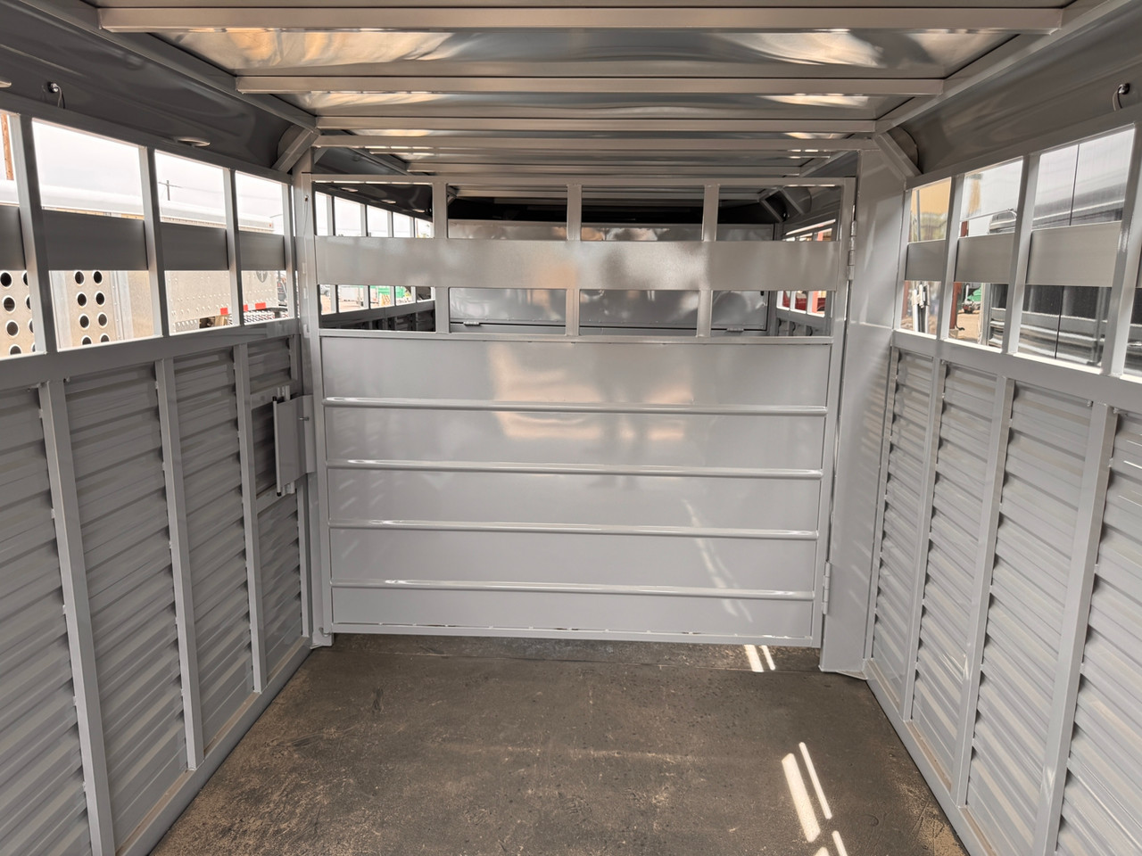 Trails West 2027 Hotshot 84"x24' Stock Trailer | Tandem Axle 18.667K