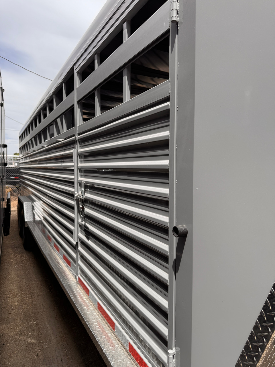 Trails West 2027 Hotshot 84"x24' Stock Trailer | Tandem Axle 18.667K