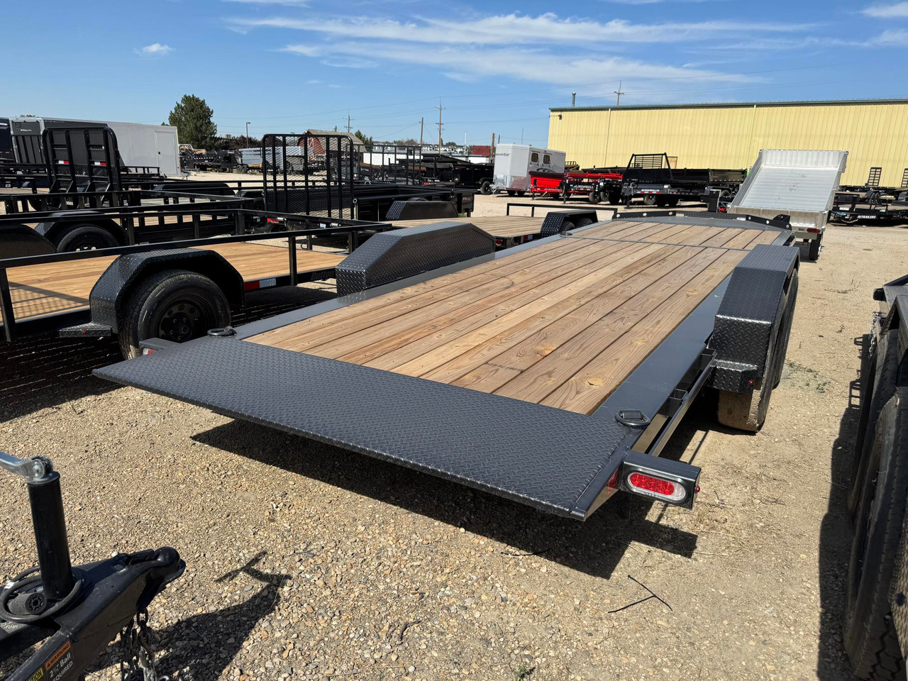 Diamond C Trailers 2026 HDT207 Pacesetter 82"X22' Tilt Trailer | (3/16 fender, 12" oc, fork holder) 2 Speed Jack, Spare