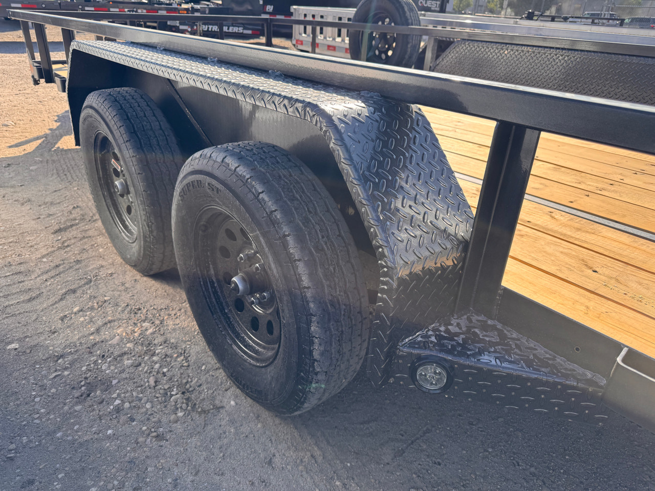 Maxx-D Trailers 2027 U3X 83"X16' Utility Trailer | Tandem Axle Axle, Dovetail, 4' Ramp Gate