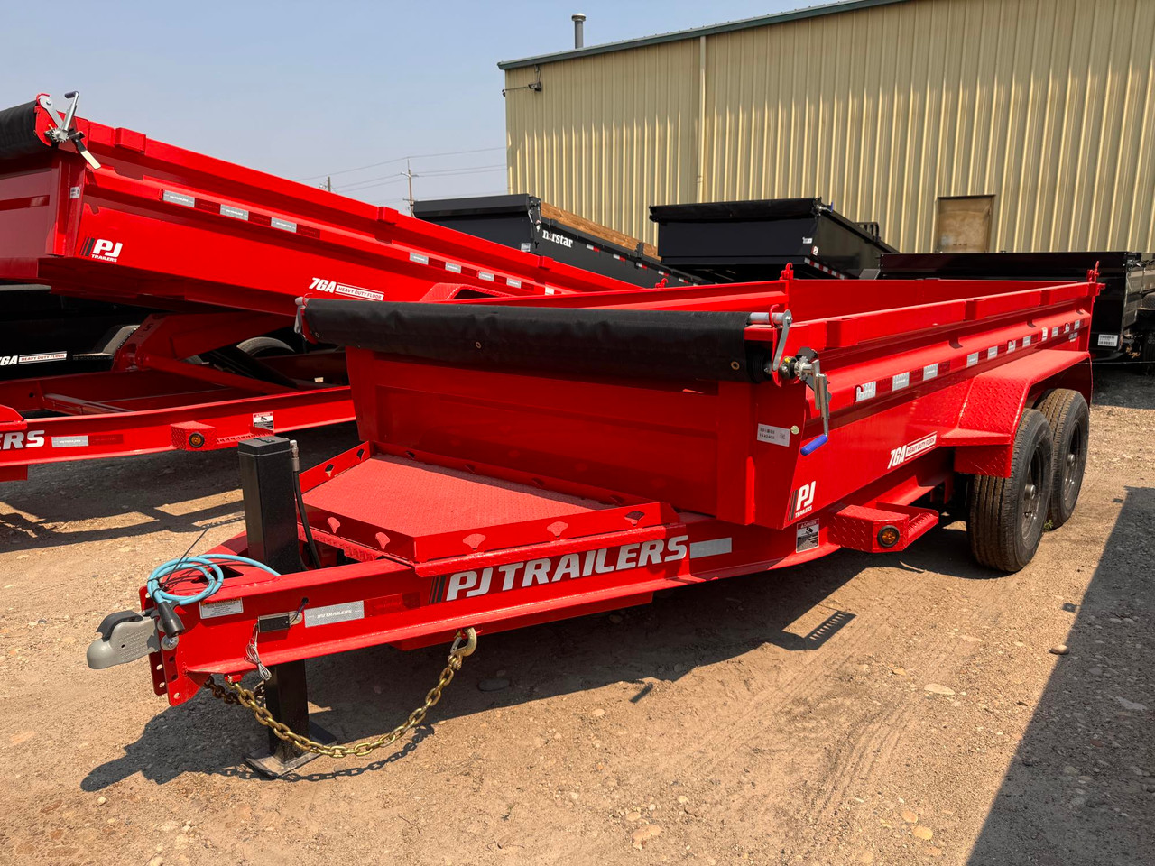 P.J. Trailers 2027 DL 83"X14' Low Profile Scissor Dump Trailer | Tandem Axle 14K, 6" Cylinder, Hydraulic Jack, 24" Sides, 7 Ga Floor