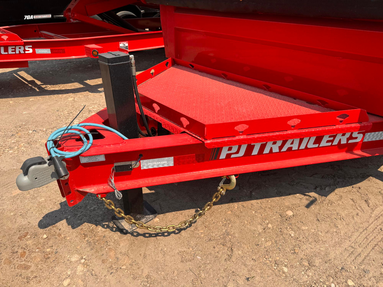 P.J. Trailers 2027 DL 83"X14' Low Profile Scissor Dump Trailer | Tandem Axle 14K, 6" Cylinder, Hydraulic Jack, 24" Sides, 7 Ga Floor