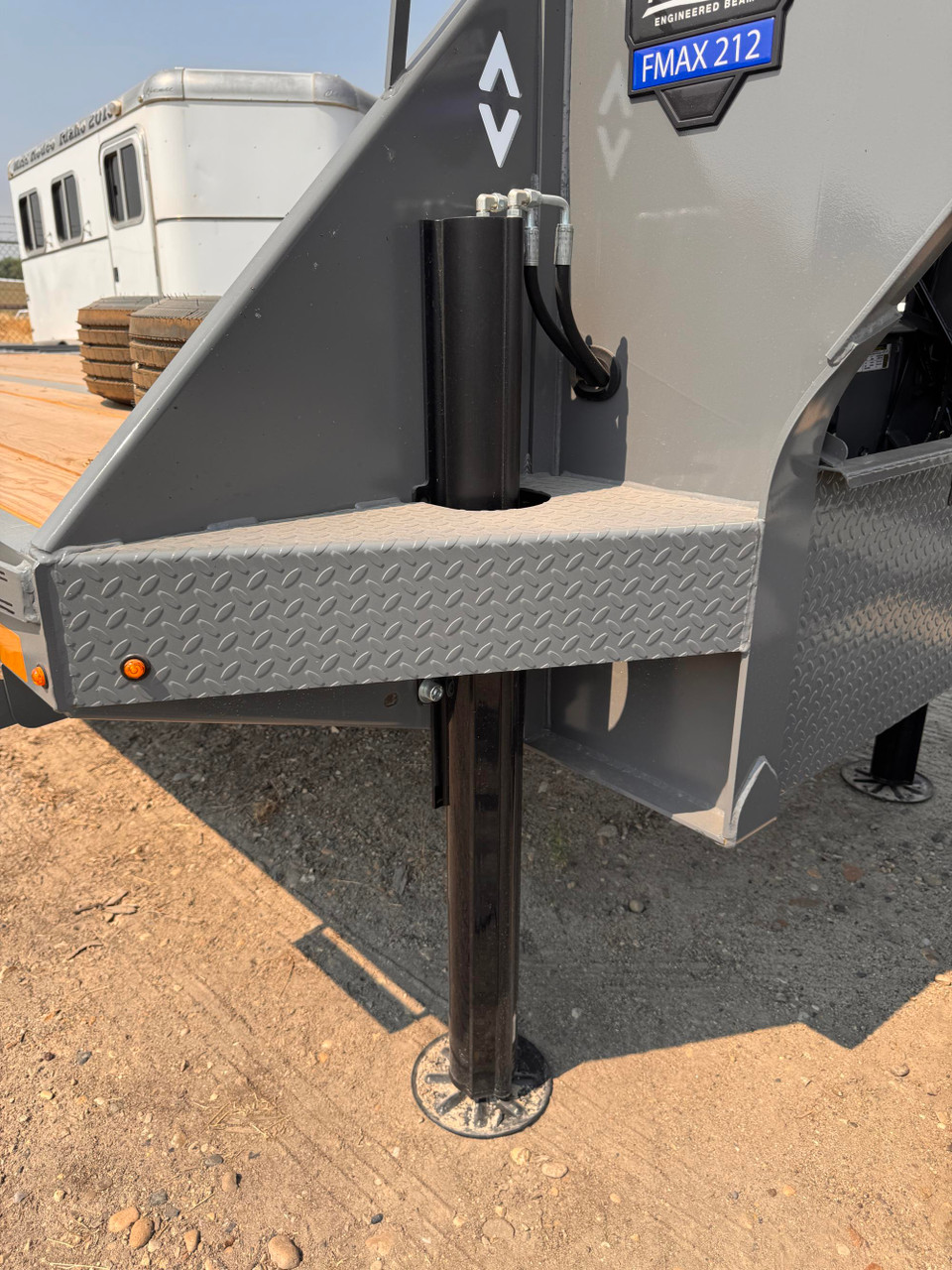 Diamond C Trailers 2026 FMAX212 TANDEM DUAL | Tandem Axle, Hydraulic Dovetail