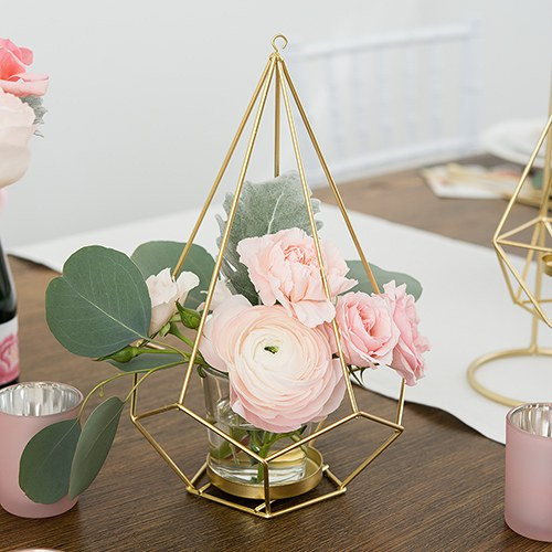 Modern Gold Candle Holders - Flower Centerpiece - Geometric Modern Gold Candle Holders - Flower Centerpiece - Geometric