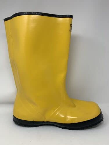 COMFITWEAR  Yellow Rain Boots 17" Pair of Size 14  SLB14