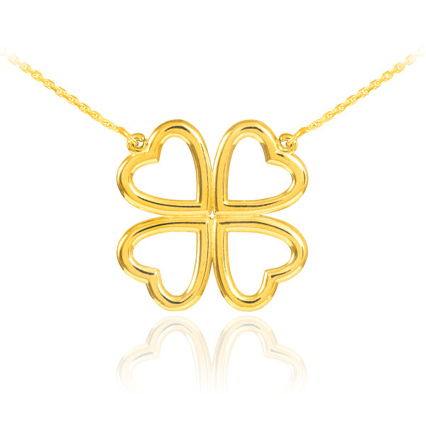Four-leaf clover necklace in gold.