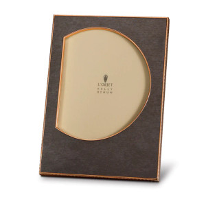 Kelly Behun Side Eye Frame 8x10