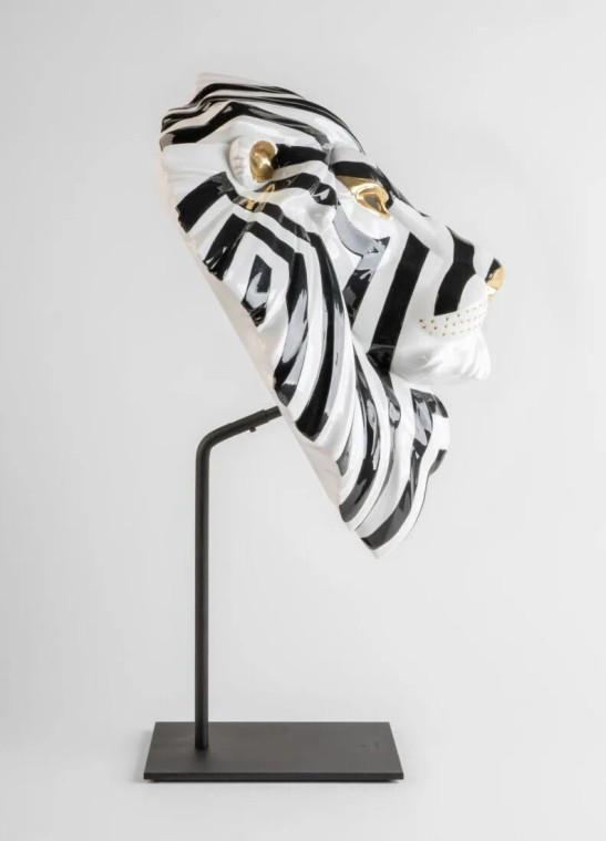 Lion mask (black-gold)