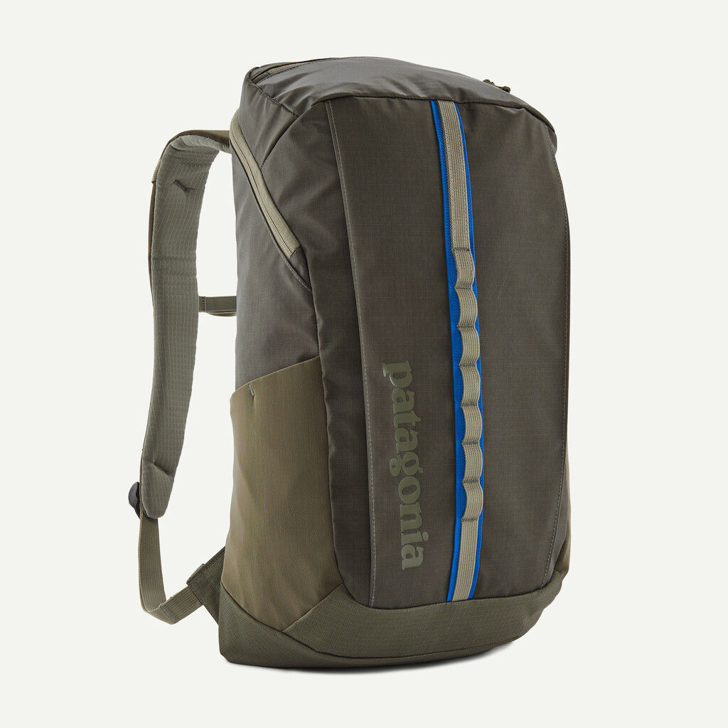 25 liters capacity patagonia black hole Pack ideal for travel Patagonia Black Hole 25L Tote