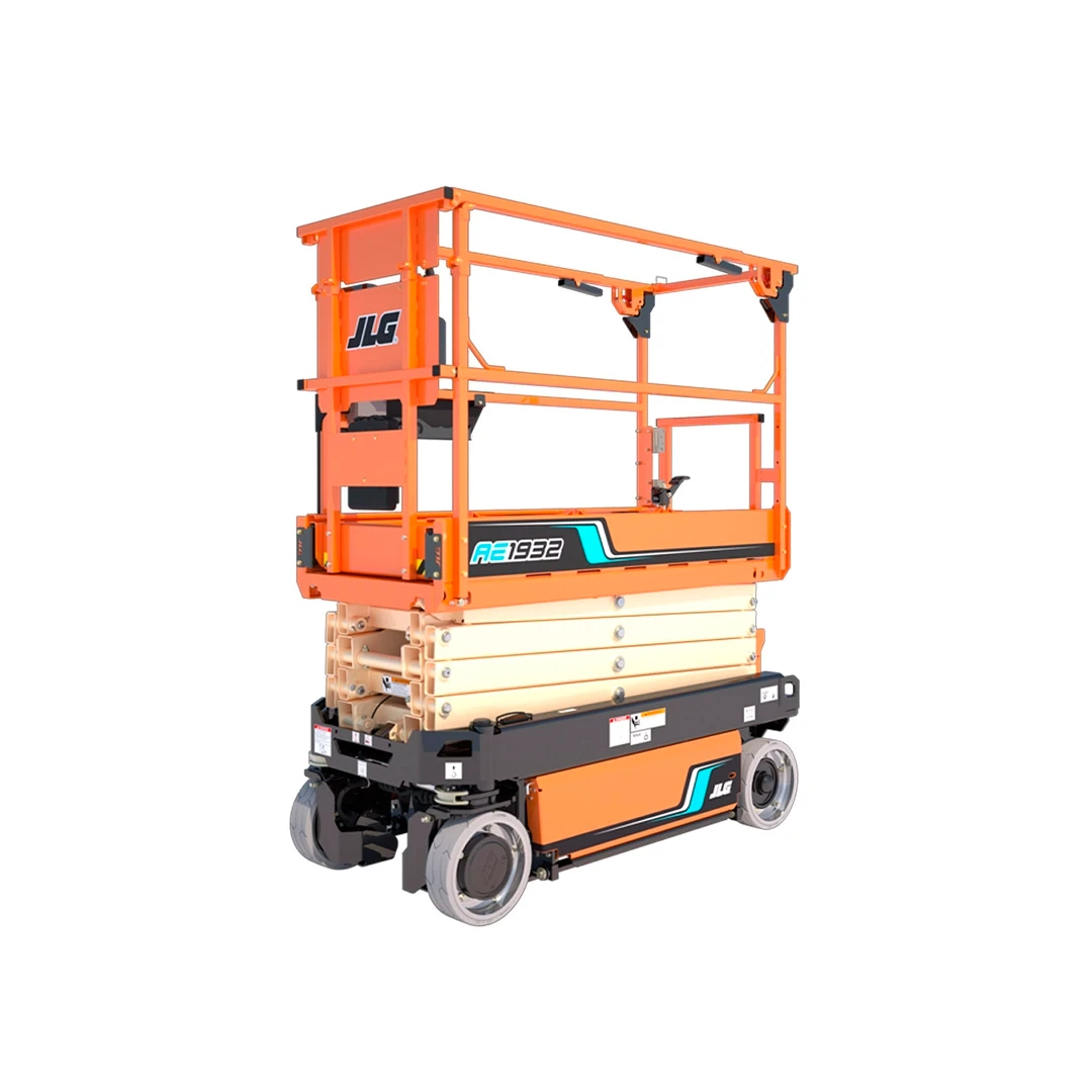Elevador de tijera eléctrico JLG R1932 compacto en posición de transporte