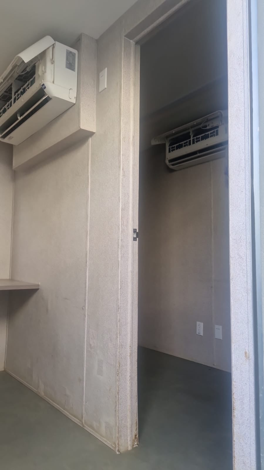 Oficina movil Commosa GS-832TAQ usada interior con aire acondicionado