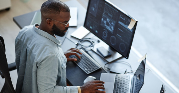 How Data Analytics Enhances Predictive Maintenance Decisions