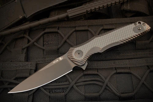 Poros folding knife - Black Carbon Fiber / G10.