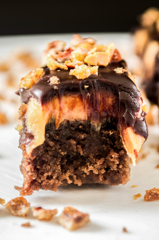 Easy Buckeye Brownies Recipe for Chocolate and Peanut Butter Fans