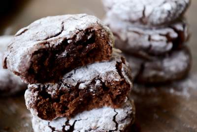 Best Chocolate Crinkle Cookies Recipe to Try