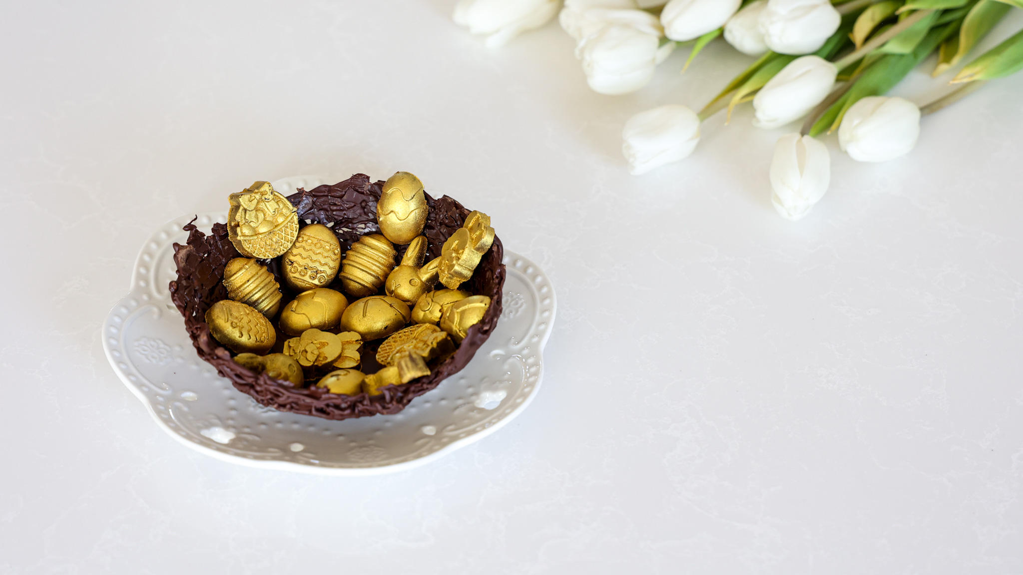 Easy Easter Dessert Recipe: Chocolate Nest with Golden Eggs