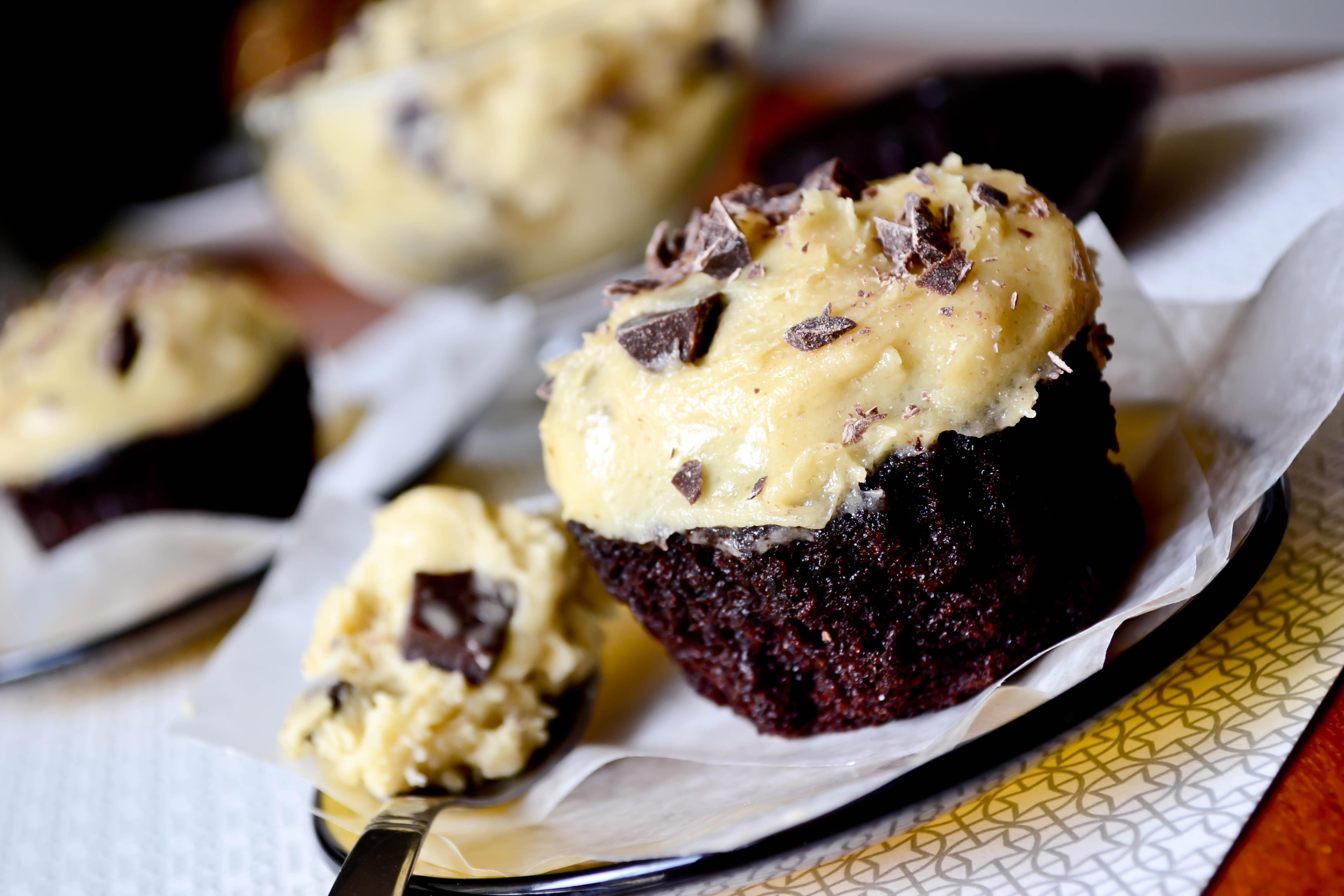 How to Make Chocolate Cupcakes with Cookie Dough Frosting?
