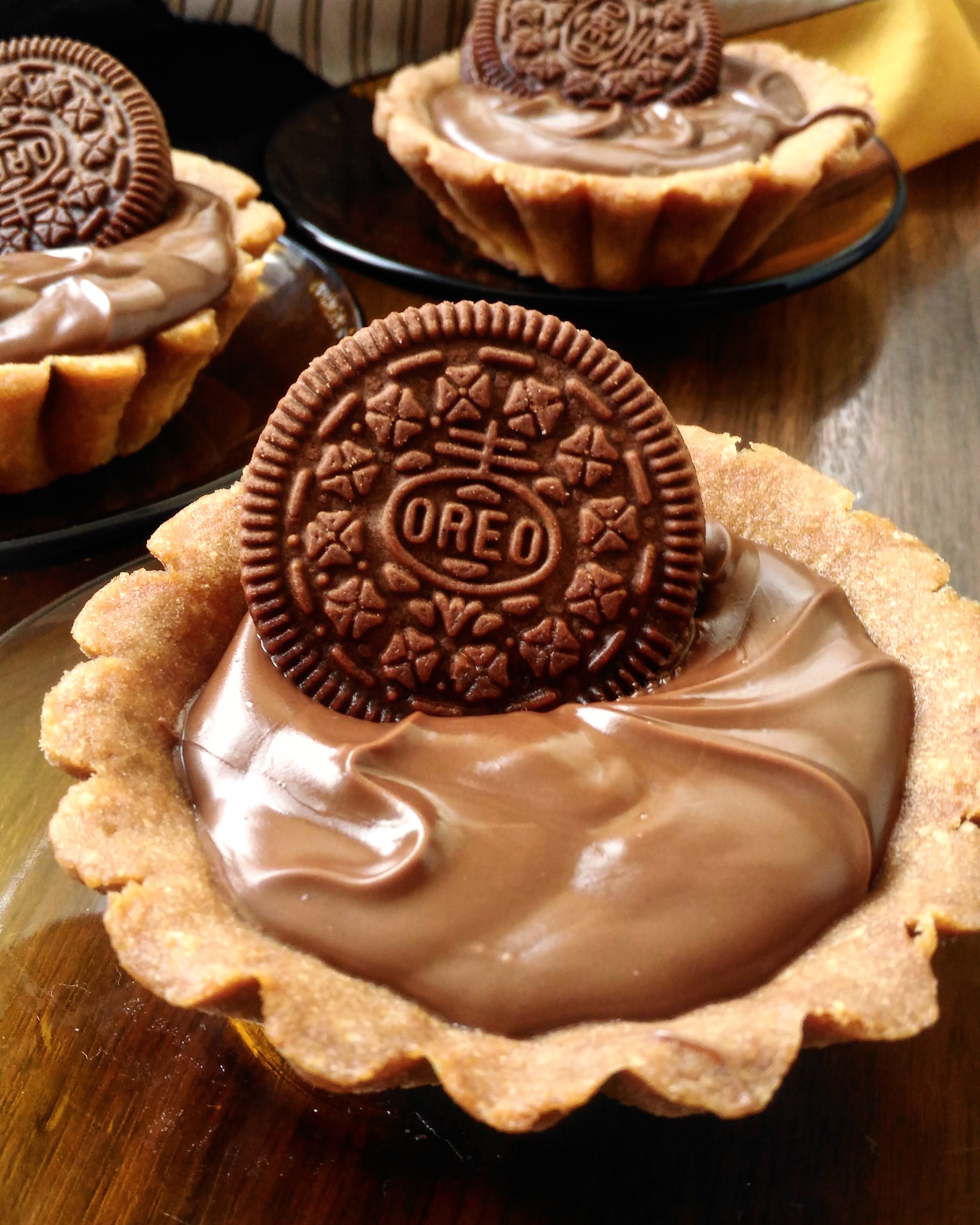 Chocolate Cream Pie Filled with Homemade Hazelnut Spread
