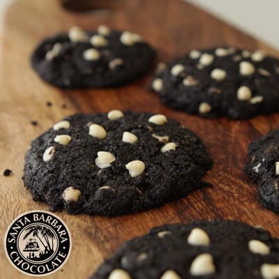 White Chocolate Chip Cookies with Black Cocoa: A Bold Contrast in Every Bite