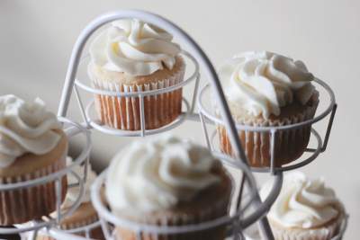 White Chocolate Frosting | Chocolate Buttercream 