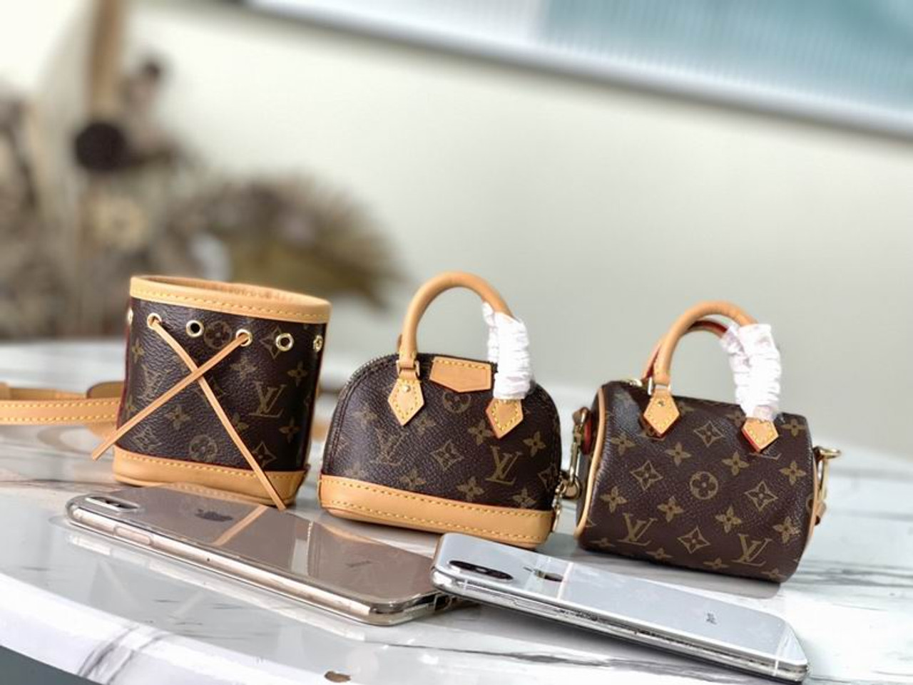 Shop Louis Vuitton ALMA Casual Style Unisex Street Style 2WAY Plain Leather  (M82403, M82402, M82411, M81945, M82404) by mizutamadot