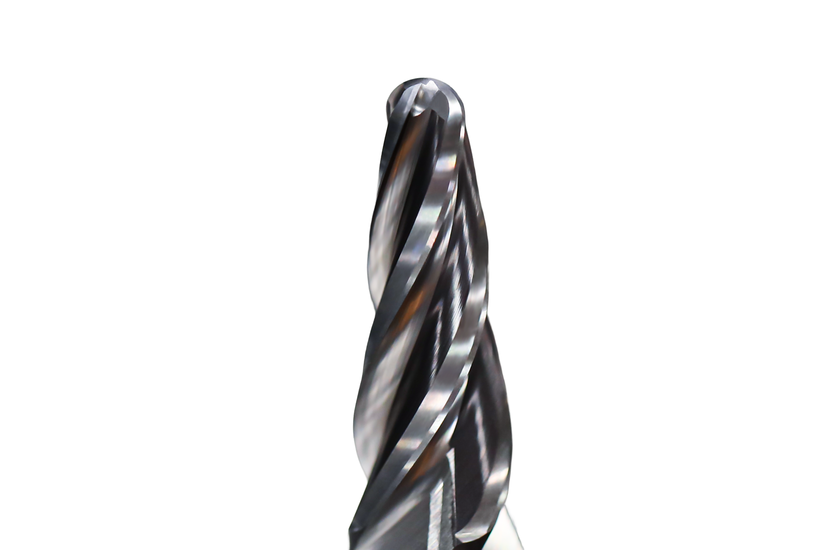 Reconditioned carbide end mill restored to original geometry